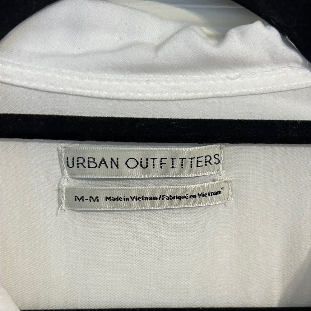 URBAN OUTFITTERS Size Medium White Short Sleeve Button Down Shirt Minimalist - Picture 3 of 7
